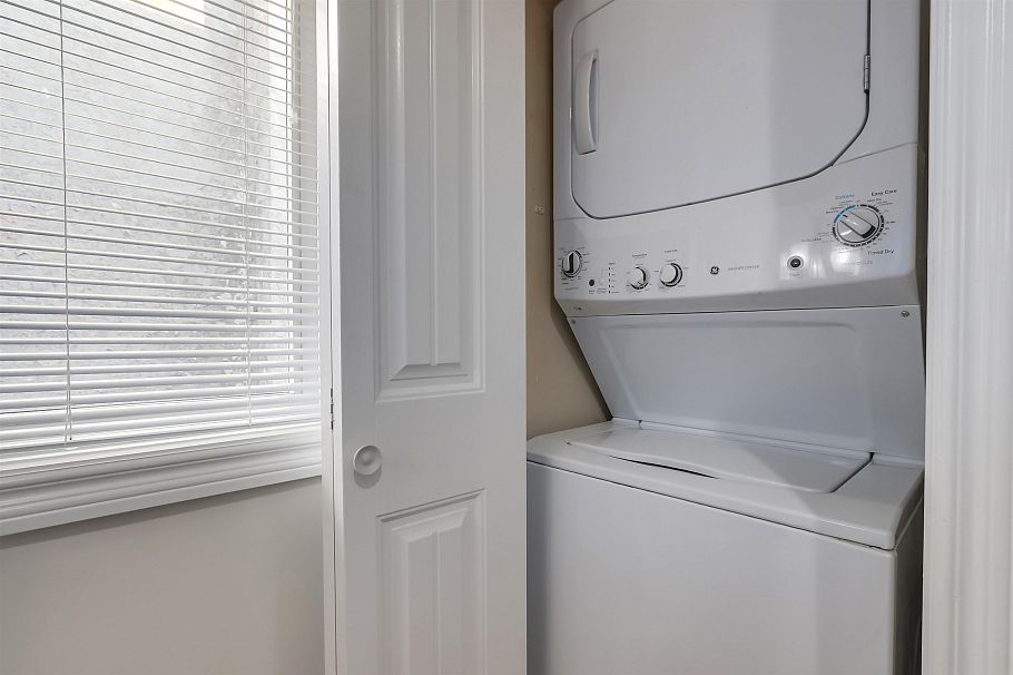 2151 Triumph Street Vancouver, BC - 21