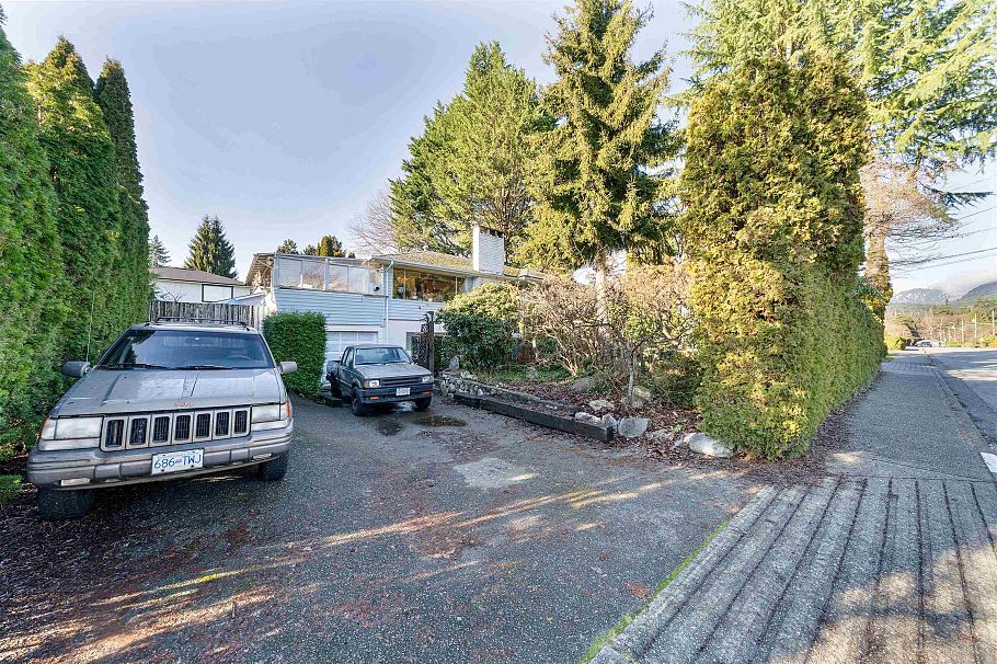 2285 Viewlynn Drive North Vancouver, BC - 19