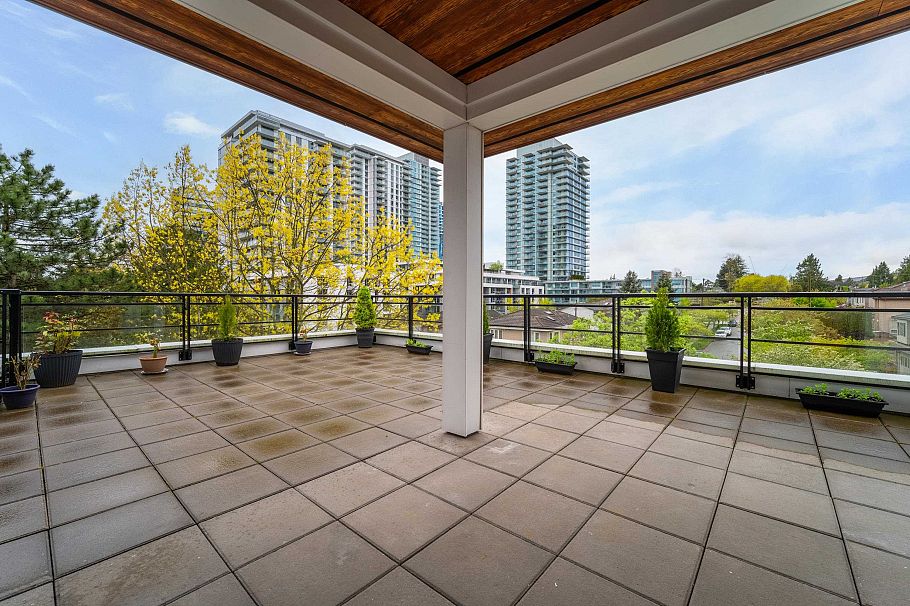 PH2 7988 Yukon Street Vancouver, BC - 24