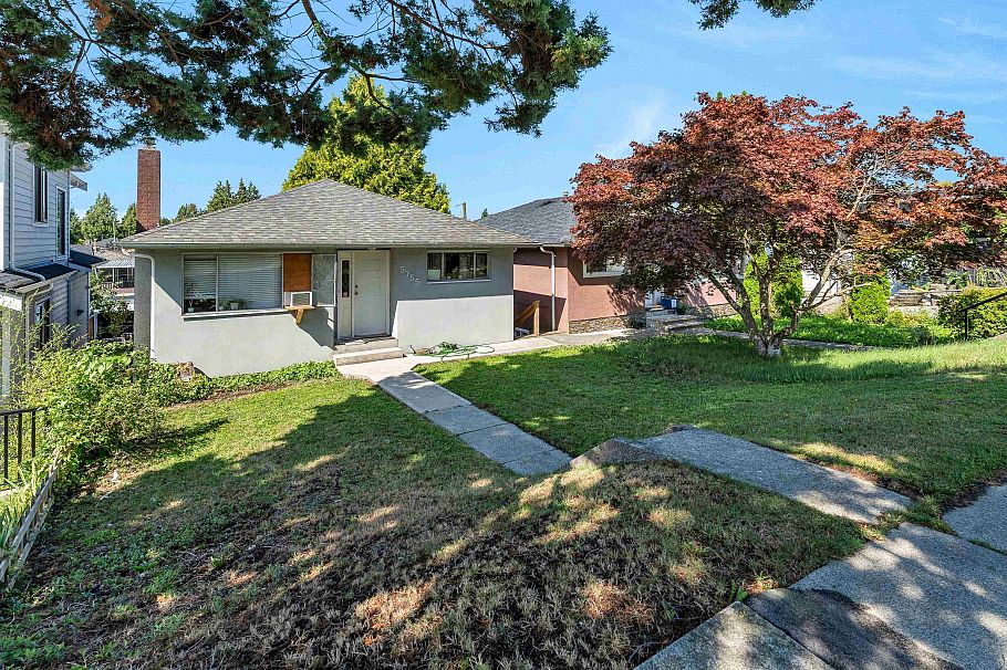 5755 Dumfries Street Vancouver, BC - 1