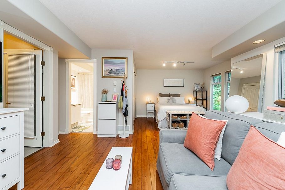 1174 Strathaven Drive North Vancouver, BC - 23