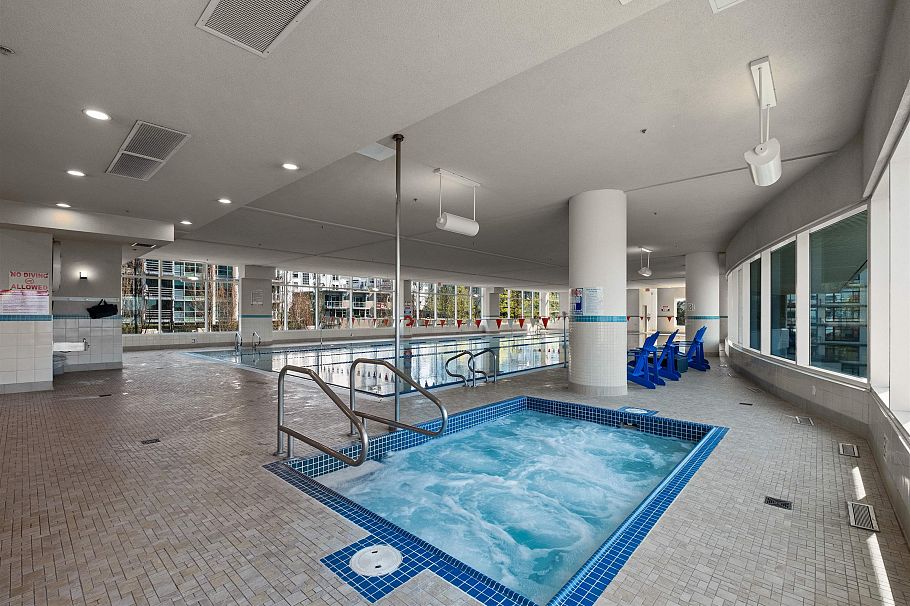 2001 188 E Esplanade North Vancouver, BC - 38