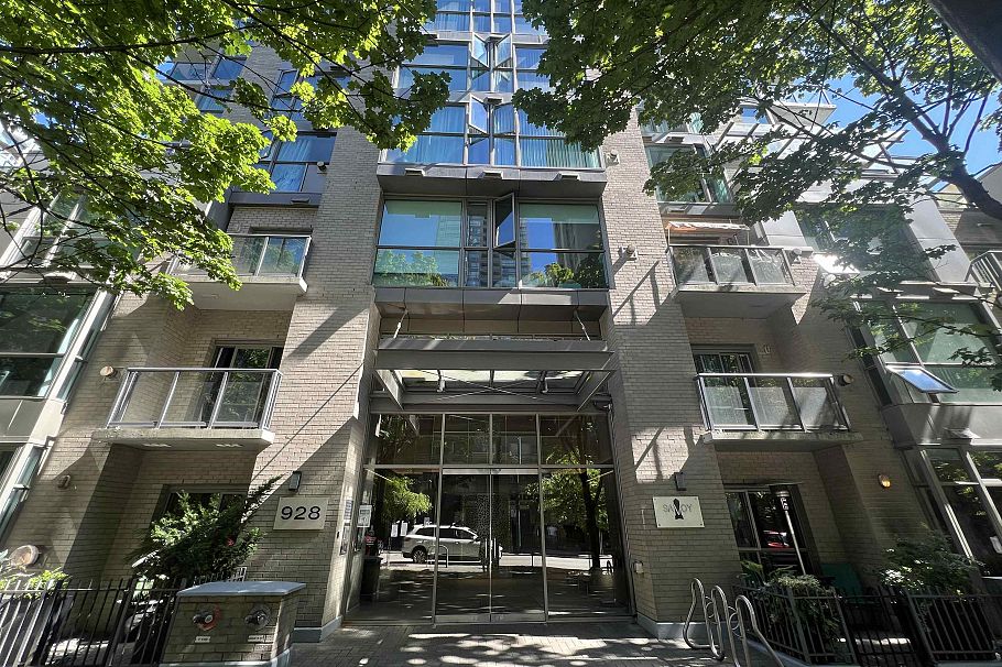 1203 928 Richards Street Vancouver, BC - 2