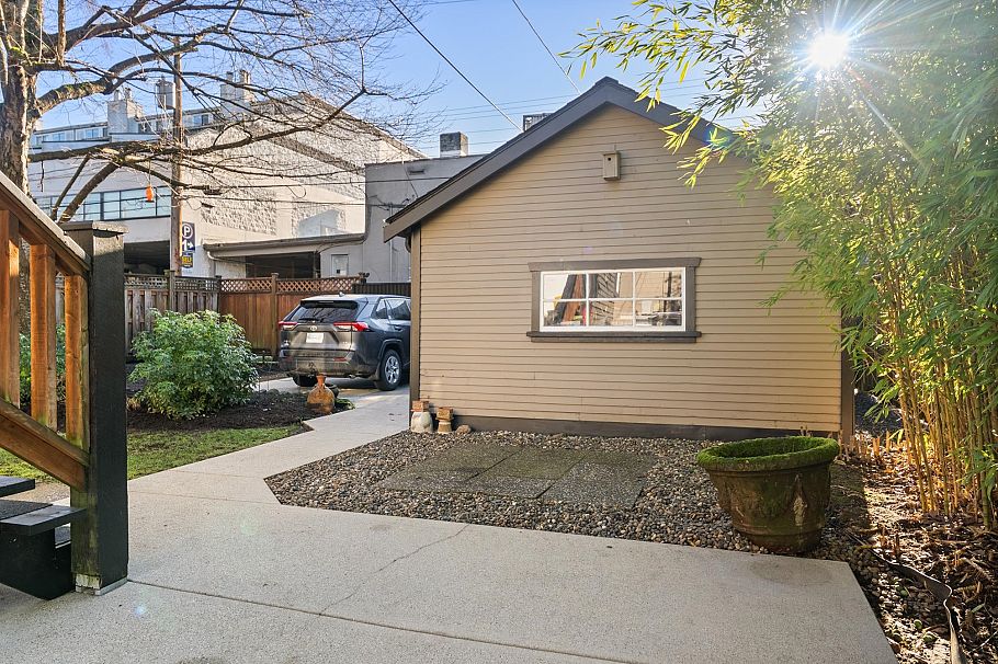 2980 W 8th Avenue Vancouver, BC - 39