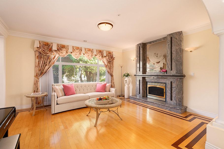 6669 Heather Street Vancouver, BC - 3