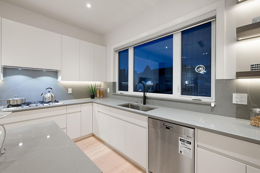 838 E 14th Street North Vancouver, BC - 19