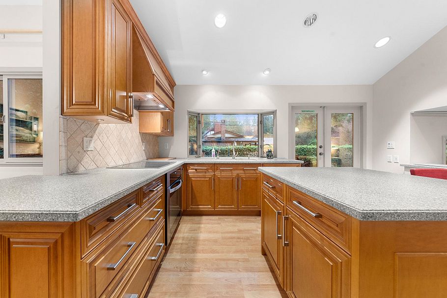 1200 Hilary Place North Vancouver, BC - 7