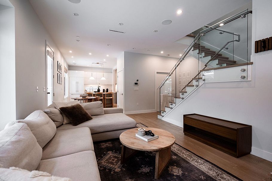 3337 W 40th Avenue Vancouver, BC - 5