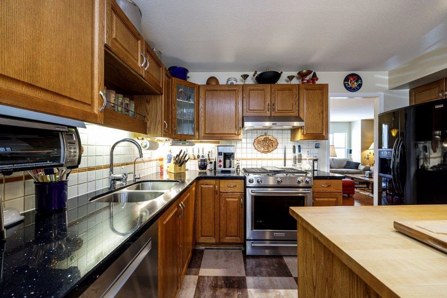 2 261 W 16th Street North Vancouver, BC - 14