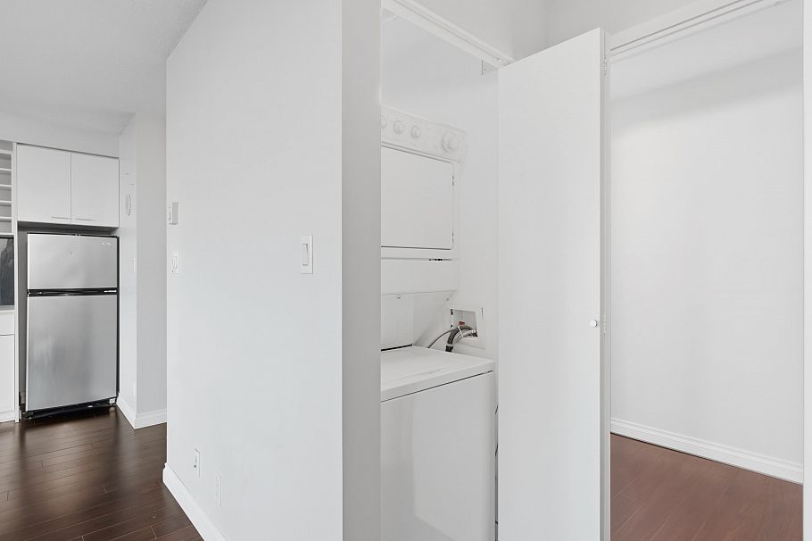 2001 668 Citadel Parade Vancouver, BC - 8