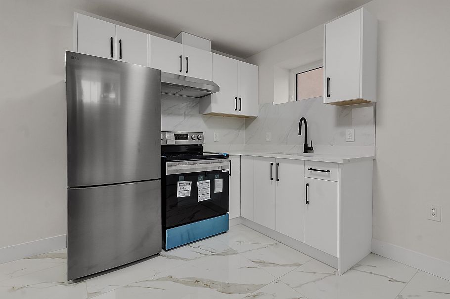 583 E 60th Avenue Vancouver, BC - 22