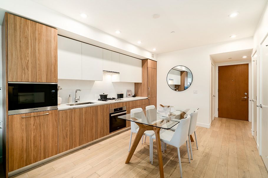 310 209 E 20th Avenue Vancouver, BC - 6