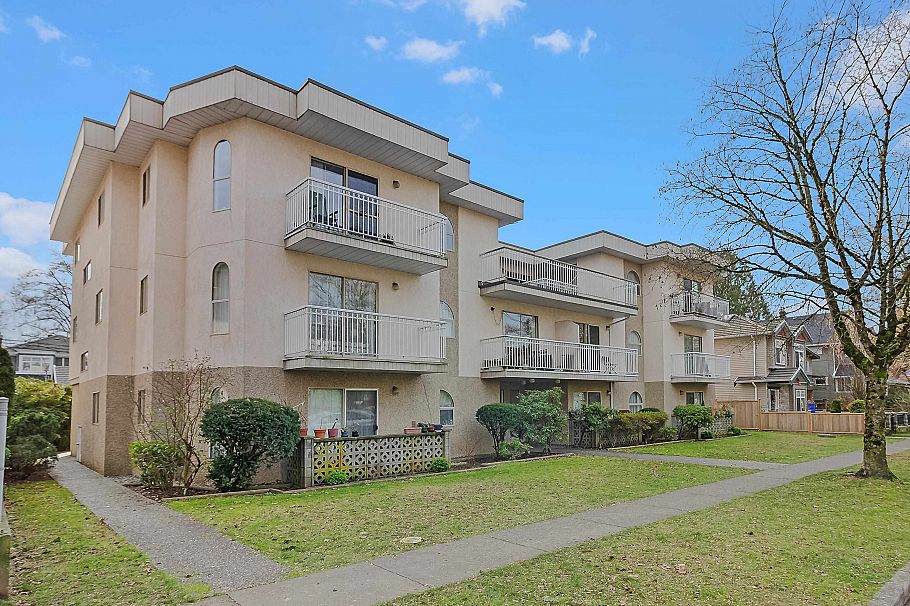 303 458 E 44th Avenue Vancouver, BC - 4