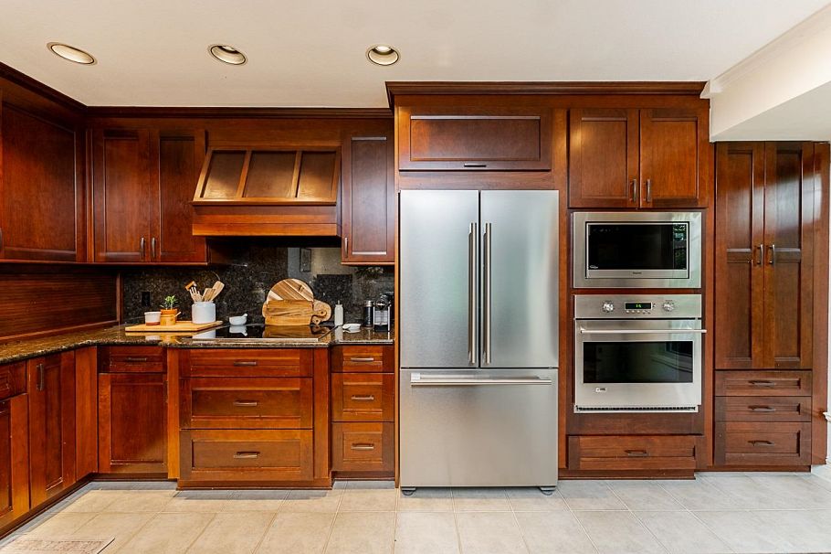 1174 Strathaven Drive North Vancouver, BC - 3