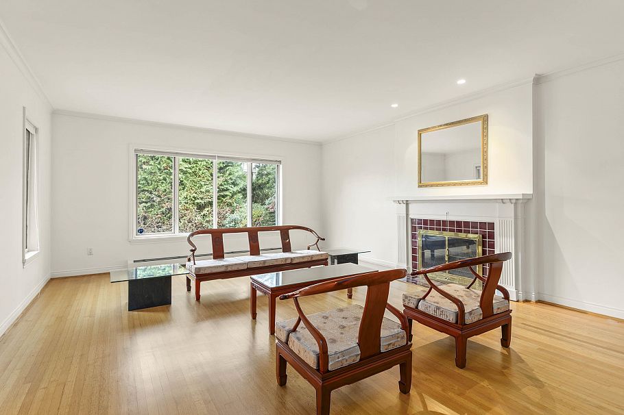 1270 W 46th Avenue Vancouver, BC - 4