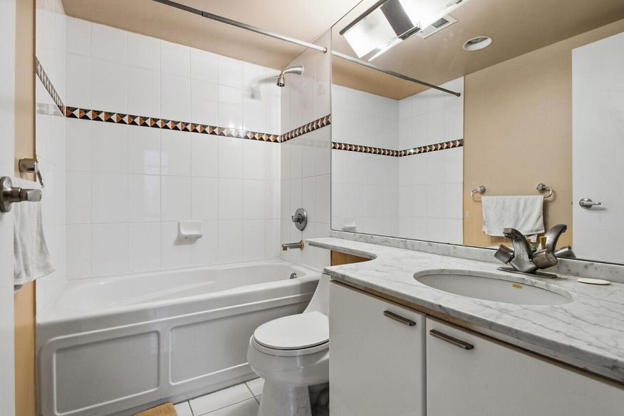 2101 1200 Alberni Street Vancouver, BC - 10