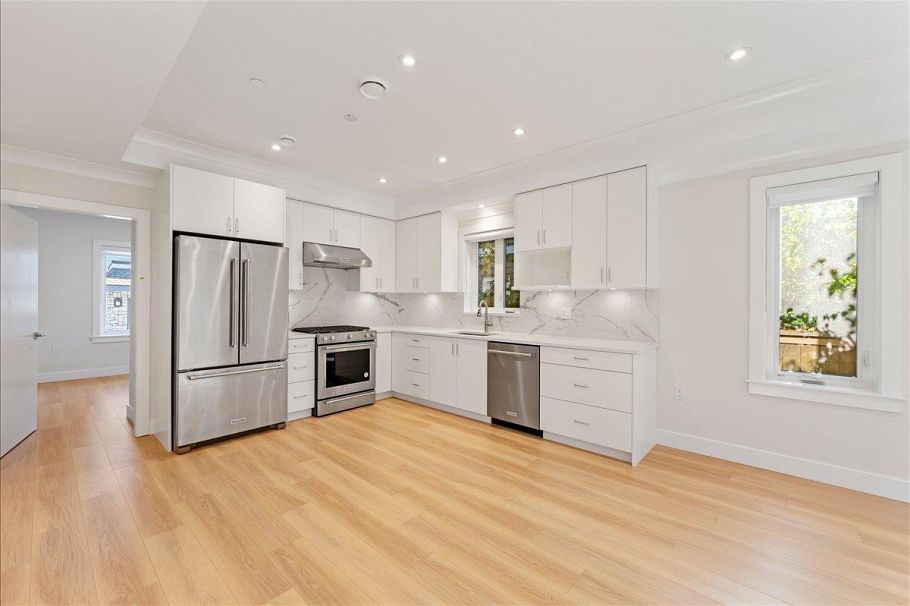 4852 Slocan Street Vancouver, BC - 13