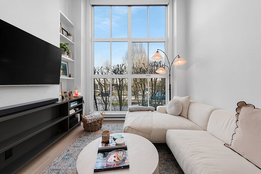 3429 Porter Street Vancouver, BC - 1