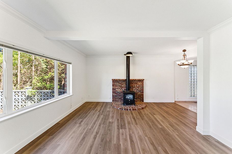 865 E 12th Street North Vancouver, BC - 6