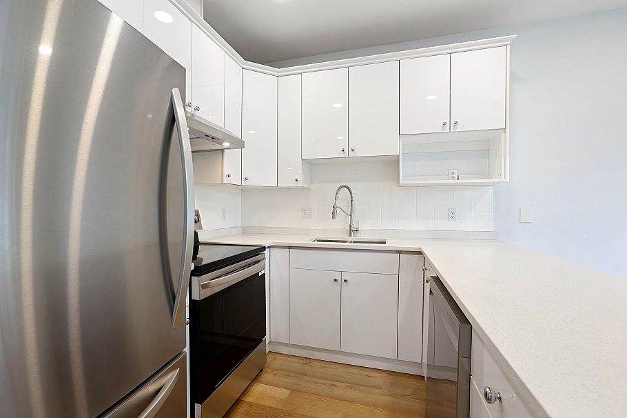 2988 School Avenue Vancouver, BC - 10