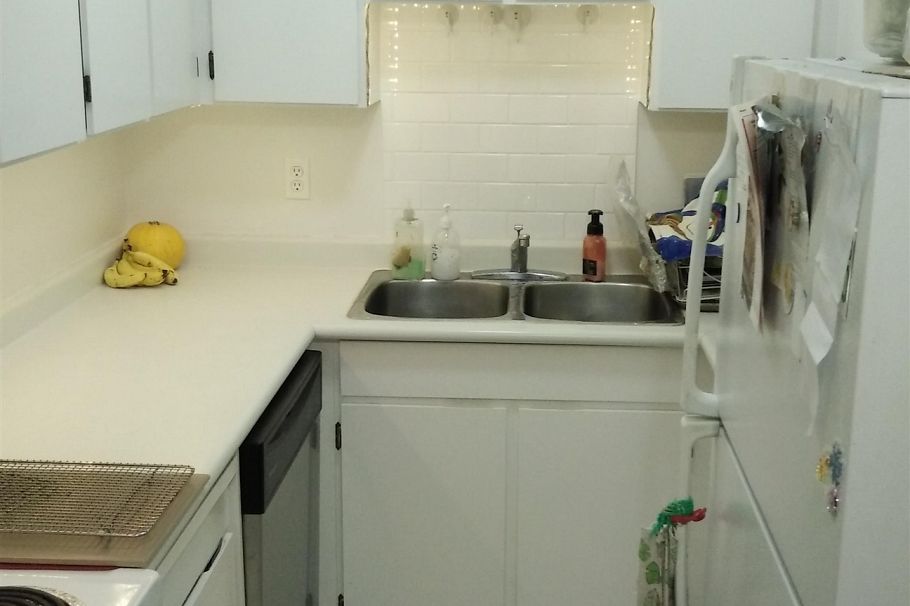 406 16 Lakewood Drive Vancouver, BC - 3