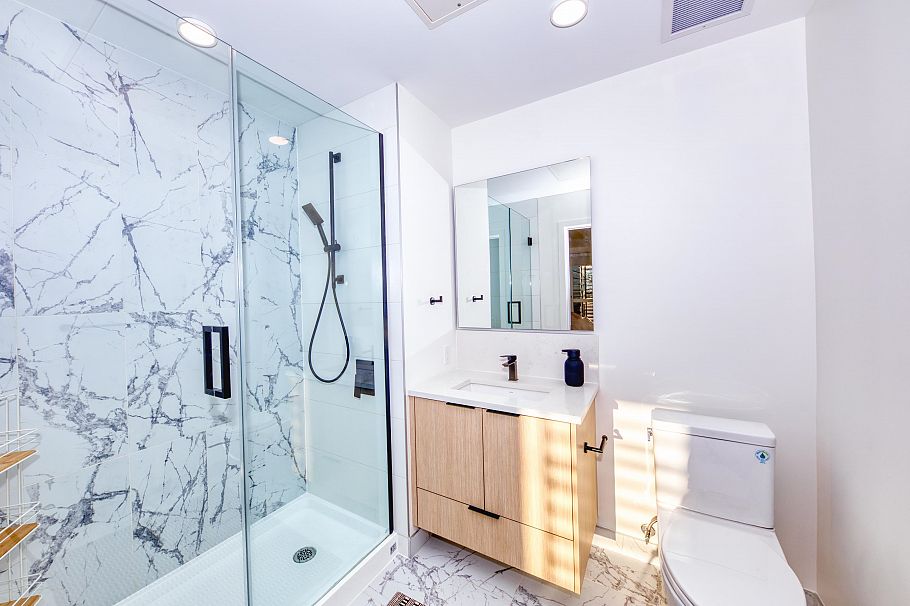 358 422 E 3rd Street North Vancouver, BC - 18