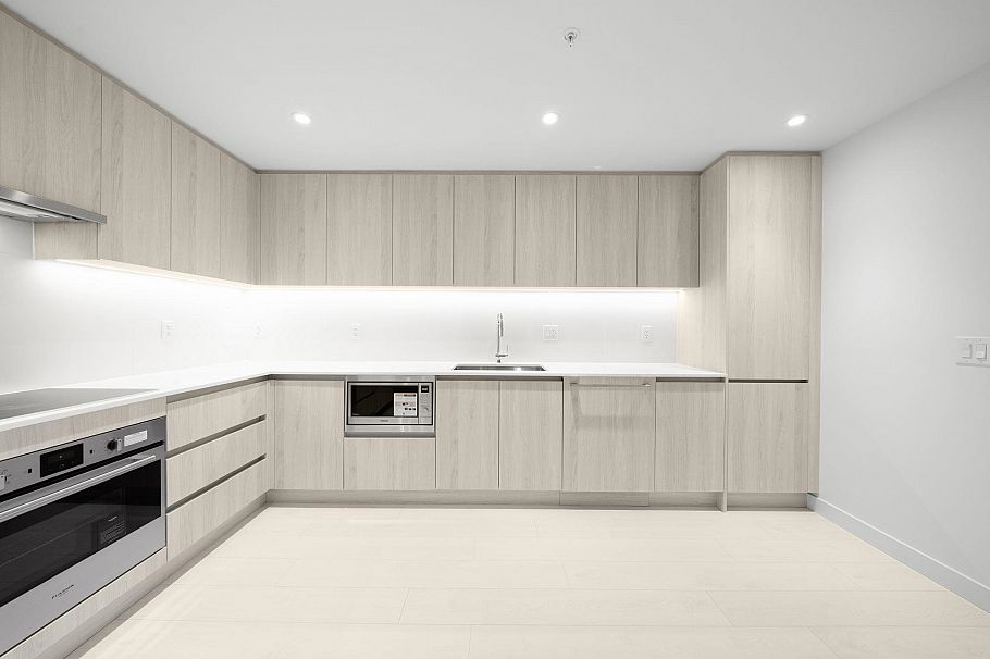 406 4928 Quebec Street Vancouver, BC - 2