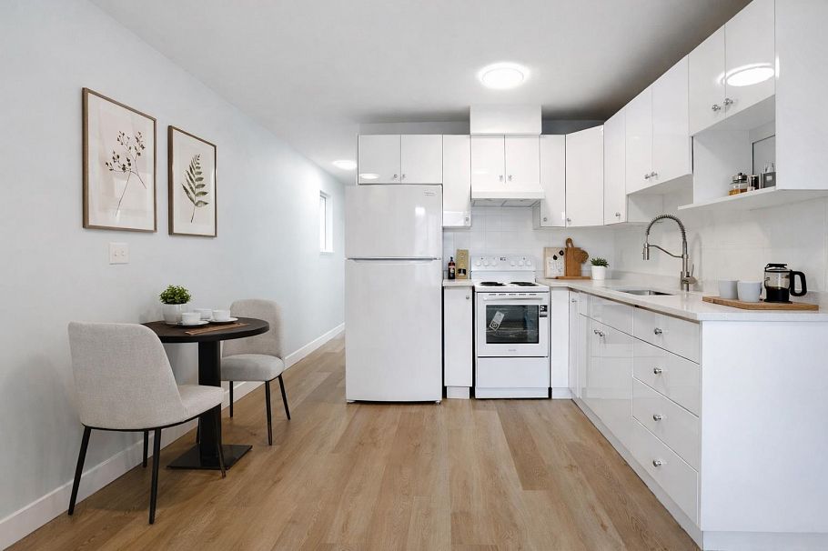 2988 School Avenue Vancouver, BC - 21