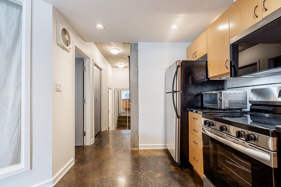 917 Station Street Vancouver, BC - 15