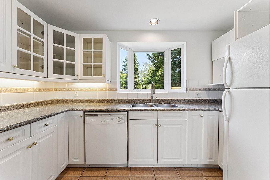 865 E 12th Street North Vancouver, BC - 10