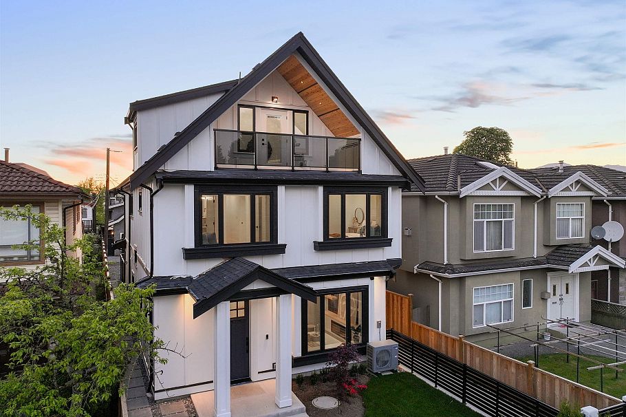 1 1259 Renfrew Street Vancouver, BC - 1