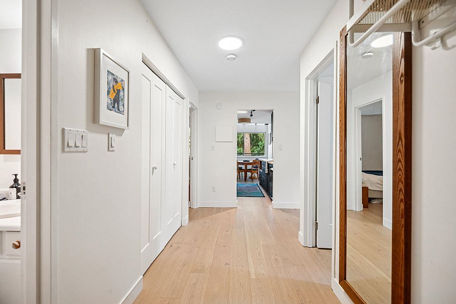 209 1420 E 8 Avenue Vancouver, BC - 27