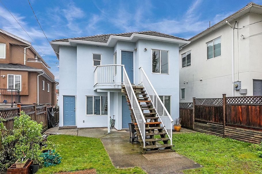 2988 School Avenue Vancouver, BC - 34