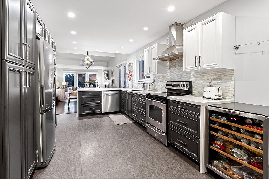 1614 Lynn Valley Road North Vancouver, BC - 11