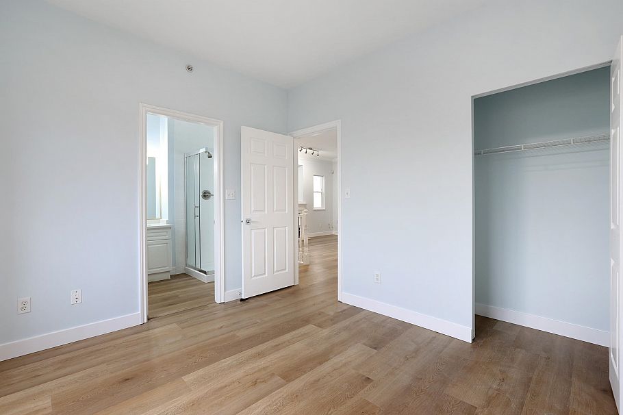 2988 School Avenue Vancouver, BC - 14