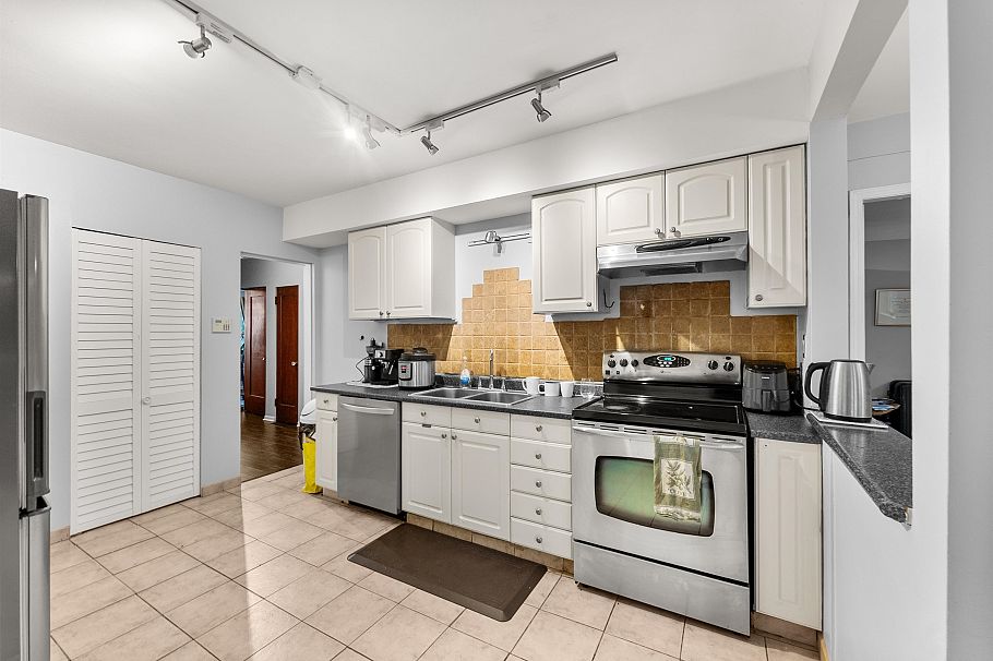 2574 Cornwall Avenue Vancouver, BC - 18