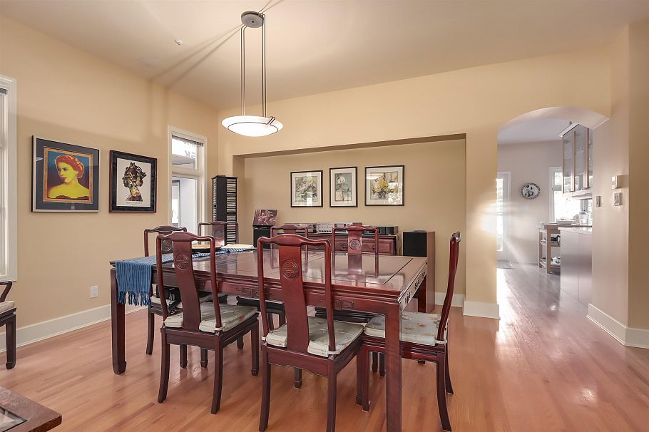 4543 W 11th Avenue Vancouver, BC - 4