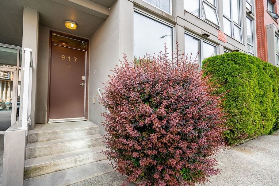 917 Station Street Vancouver, BC - 3