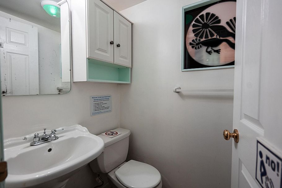 228 E 26th Avenue Vancouver, BC - 19