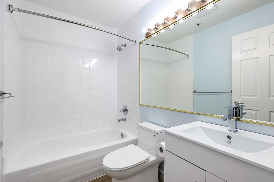 2988 School Avenue Vancouver, BC - 25