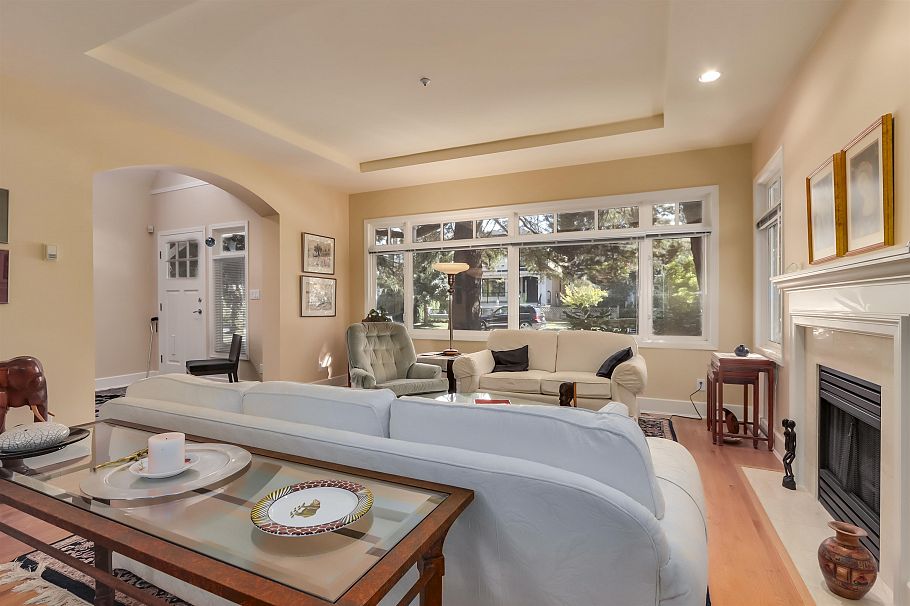 4543 W 11th Avenue Vancouver, BC - 5