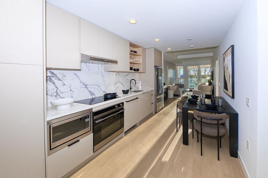 358 422 E 3rd Street North Vancouver, BC - 3