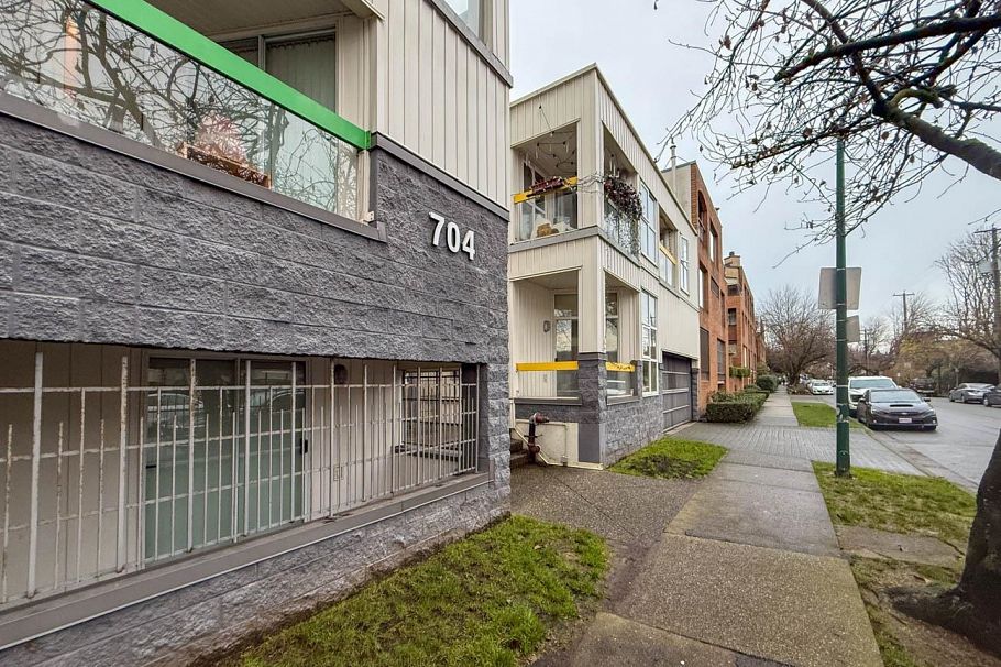 10 704 W 7th Avenue Vancouver, BC - 31