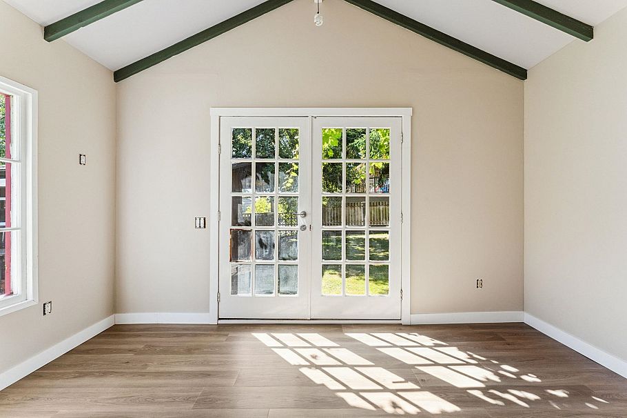 865 E 12th Street North Vancouver, BC - 21