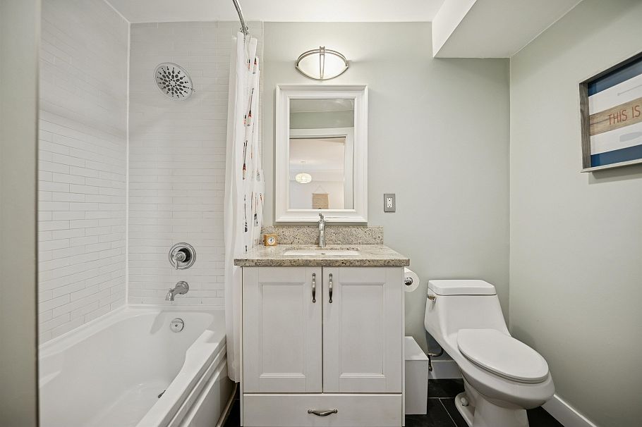 202 1157 Nelson Street Vancouver, BC - 18