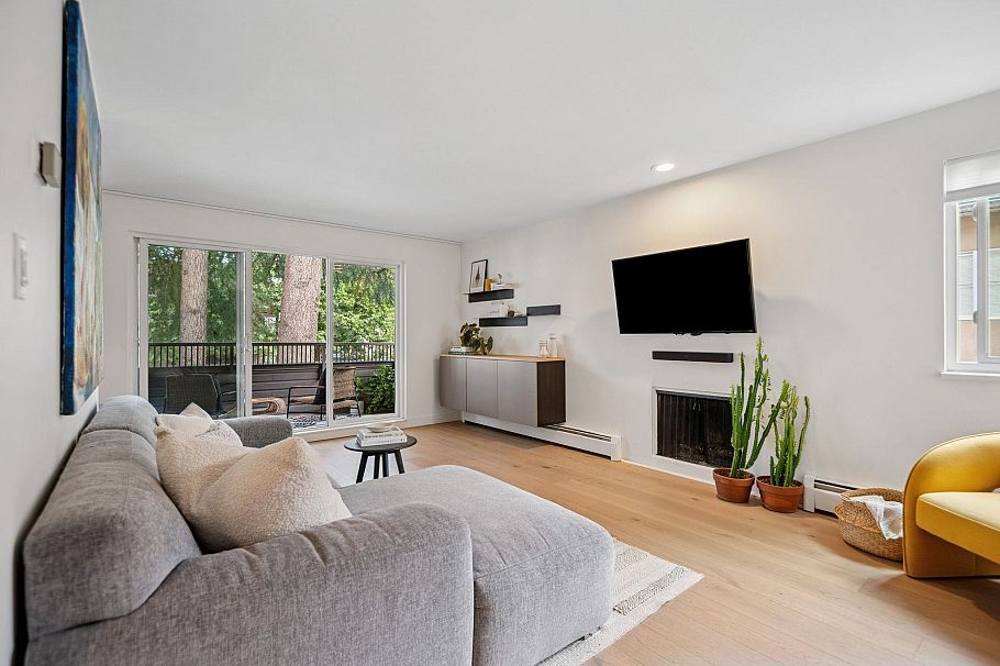 209 1420 E 8 Avenue Vancouver, BC - 1