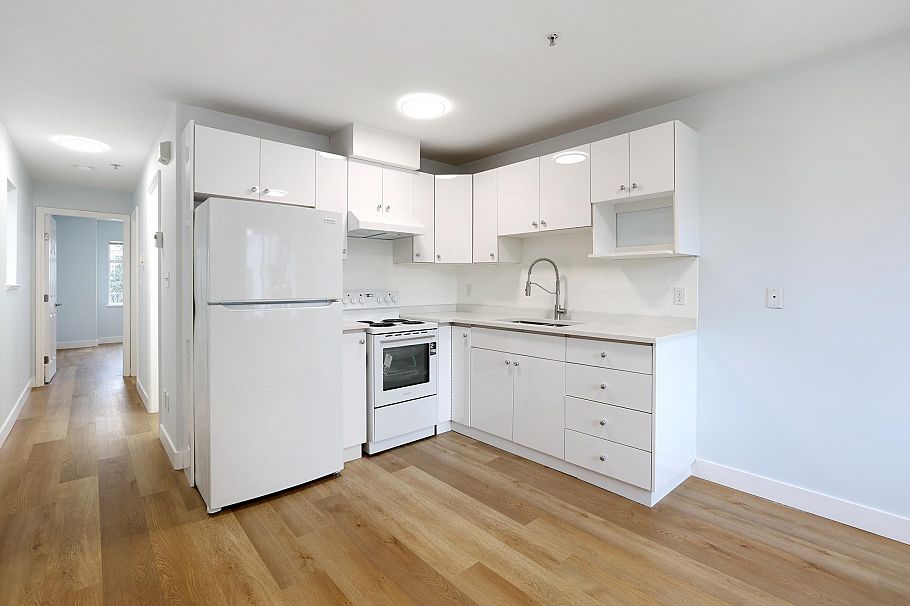 2988 School Avenue Vancouver, BC - 22