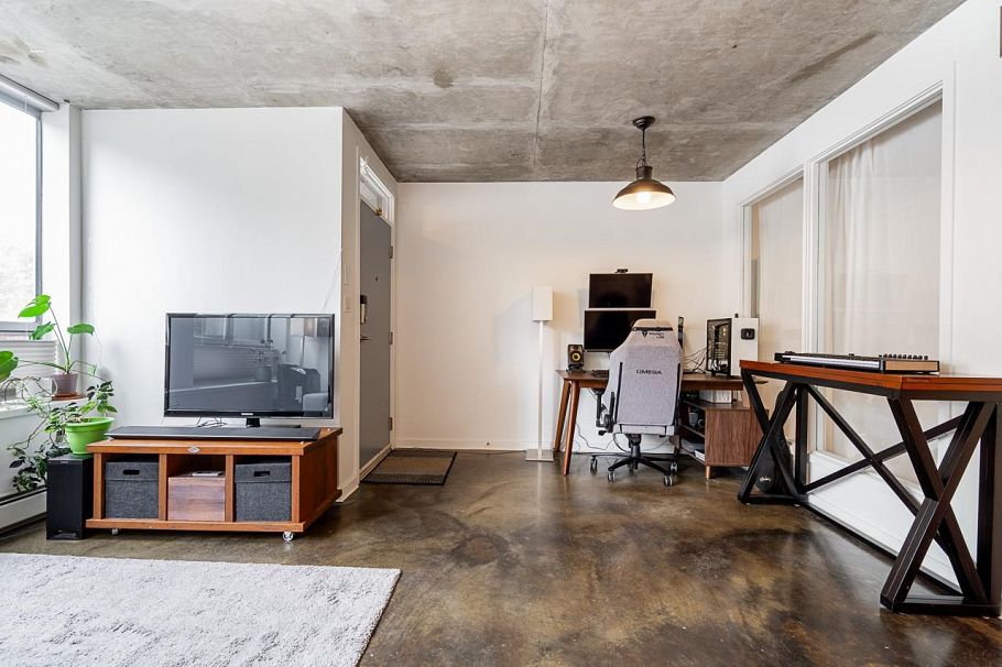 917 Station Street Vancouver, BC - 8