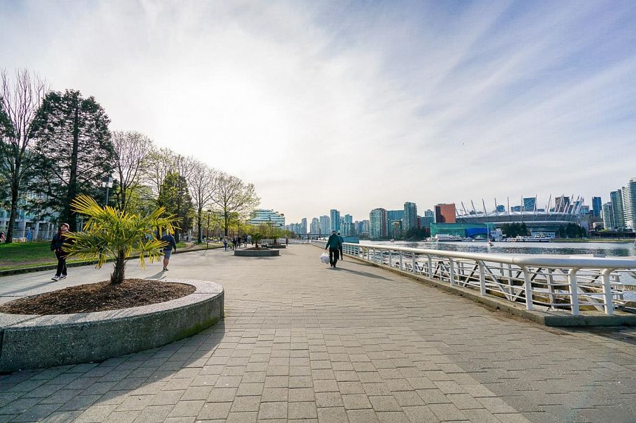 917 Station Street Vancouver, BC - 27