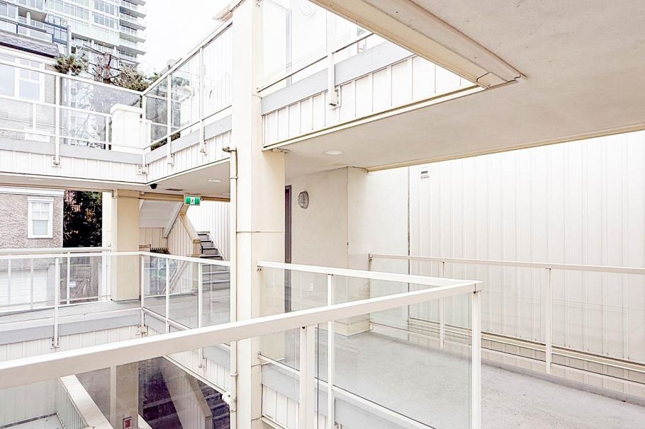 10 704 W 7th Avenue Vancouver, BC - 33